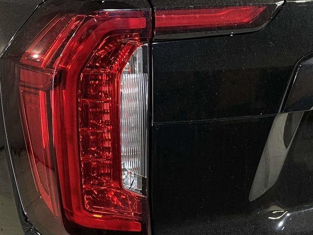 Used 2023 GMC Yukon Denali Ultimate AWD/4WD image 16