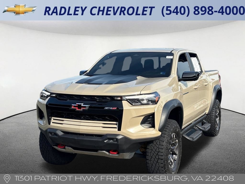 Used 2024 Chevrolet Colorado ZR2 w/ Technology Package AWD/4WD image 1