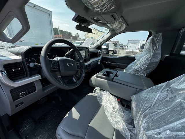 New 2026 Ford F550 4x4 Regular Cab Super Duty image 3