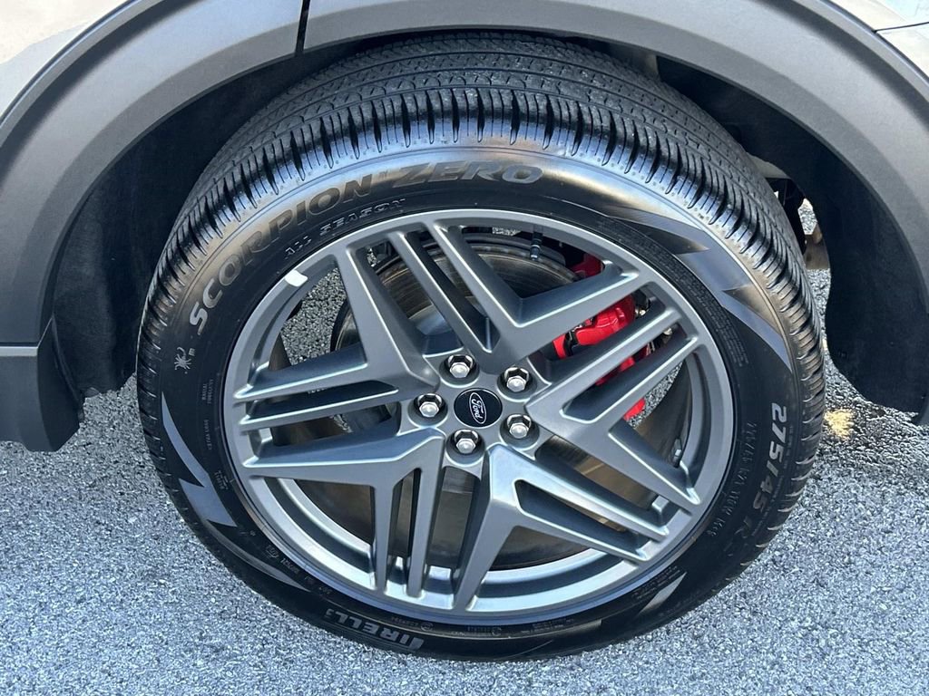 Used 2025 Ford Explorer ST-Line w/ ST-Line Street Pack image 15