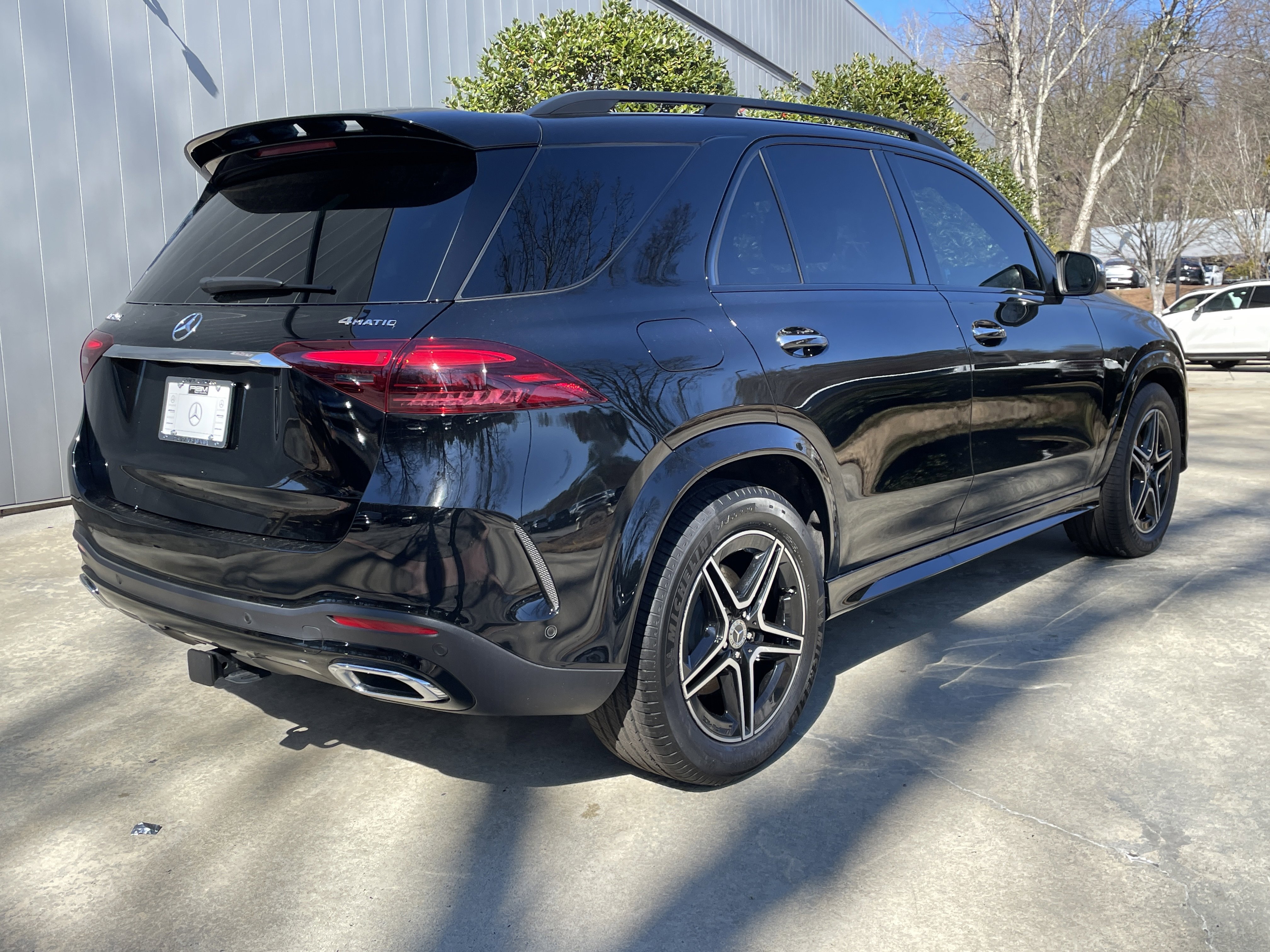 Certified 2025 Mercedes-Benz GLE 350 4MATIC w/ AMG Line Exterior image 6
