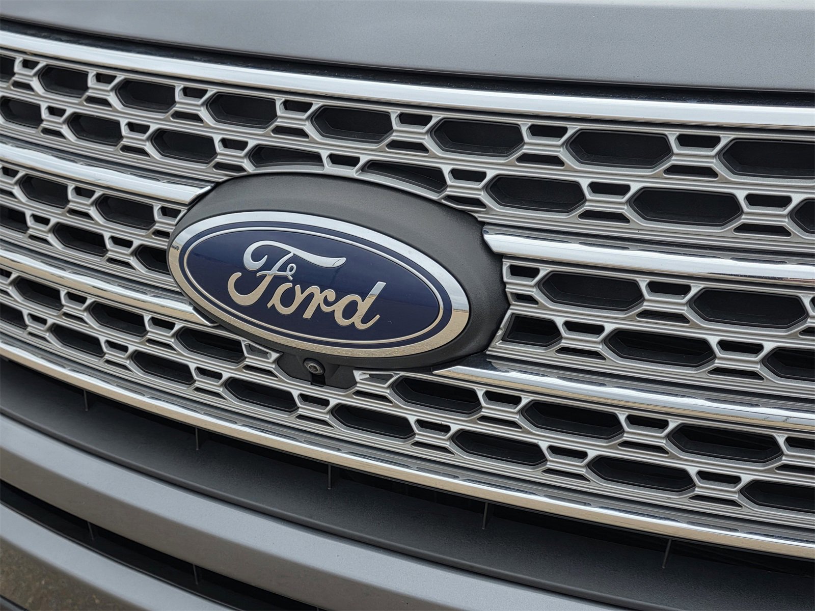 Used 2023 Ford Explorer Limited w/ Equipment Group 301A image 29