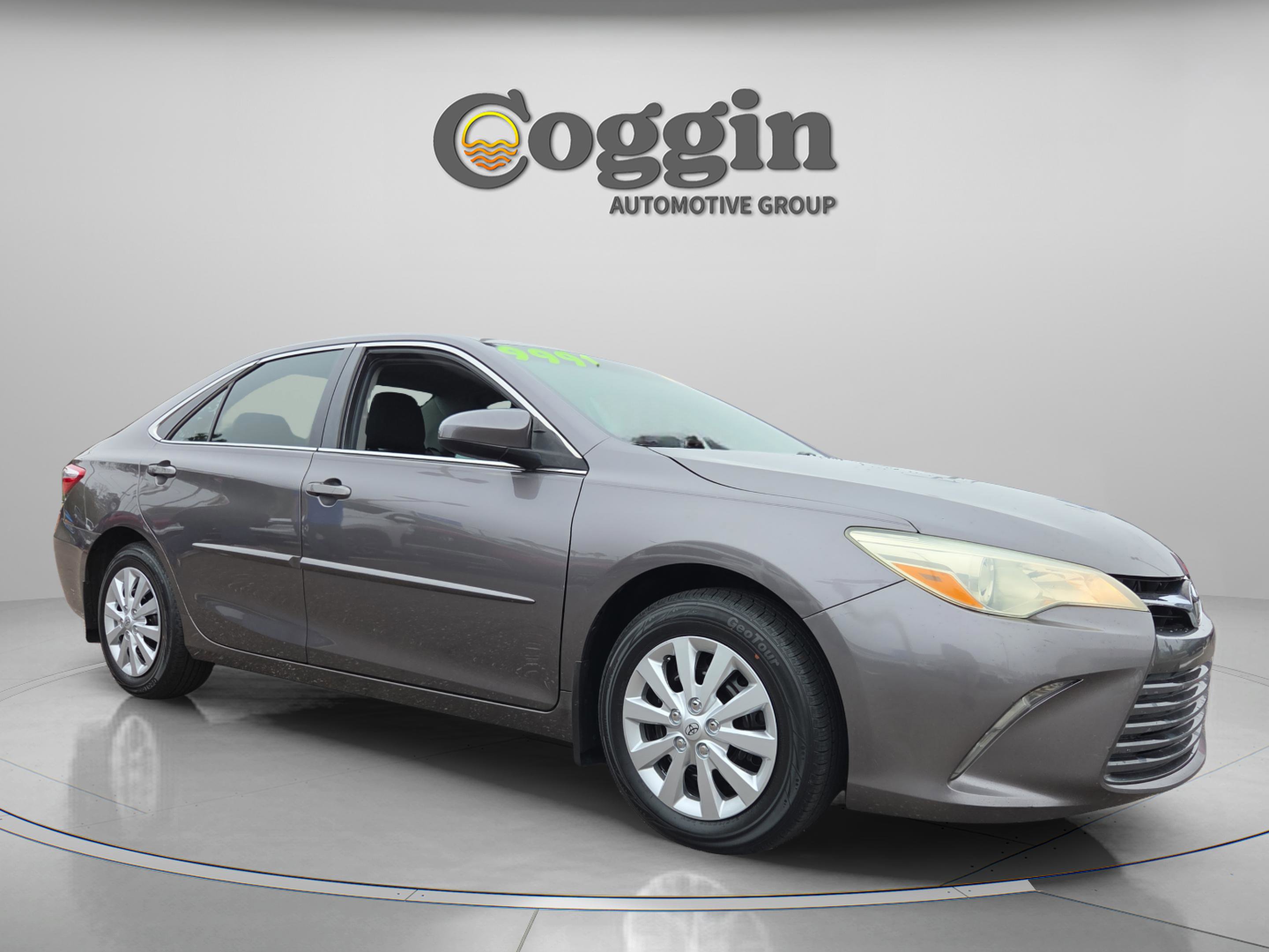 Used 2015 Toyota Camry LE image 8
