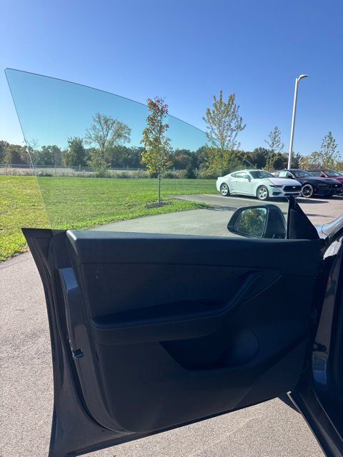 Used 2021 Tesla Model Y Long Range AWD/4WD image 18