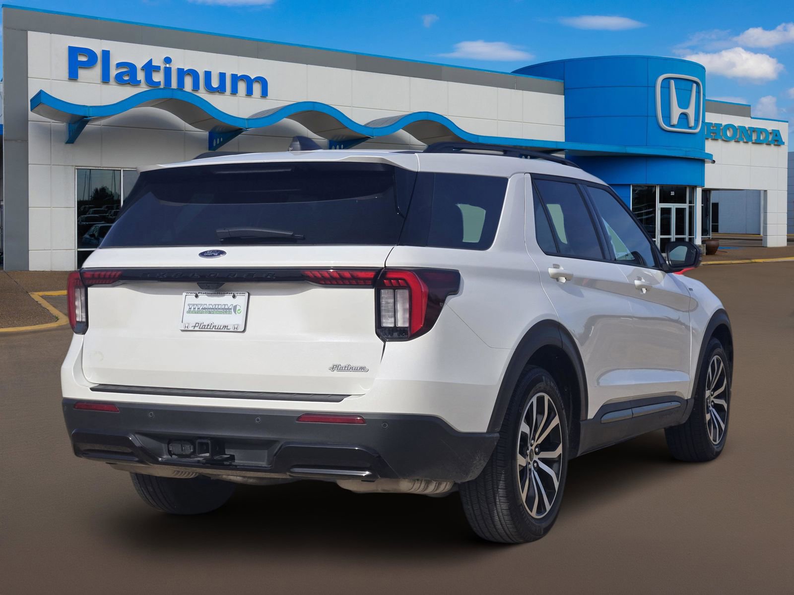 Used 2025 Ford Explorer ST-Line w/ Premium Package RWD image 5