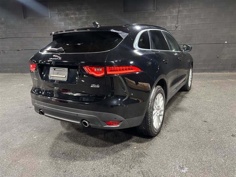 Used 2017 Jaguar F-PACE Prestige image 5