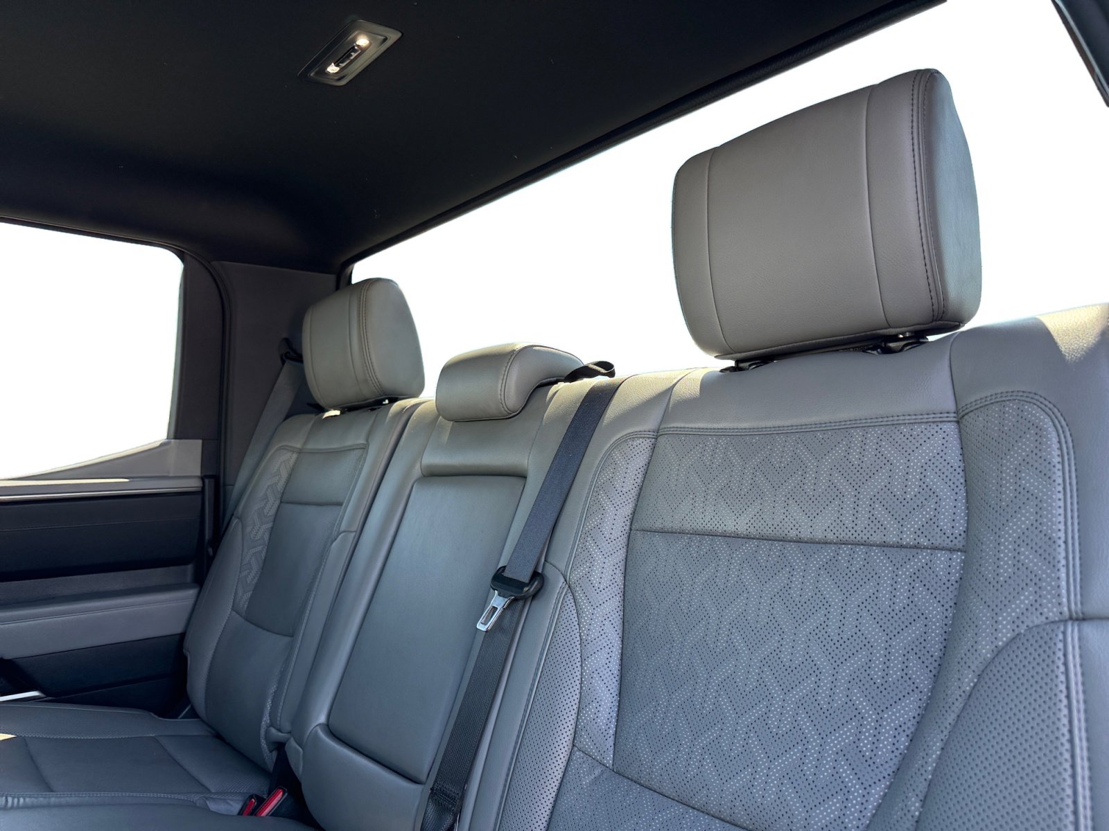 Used 2025 Toyota Tundra Limited AWD/4WD image 11