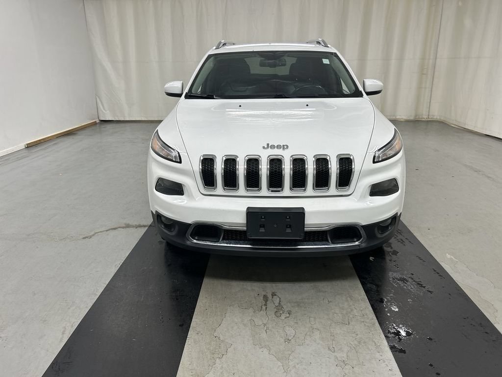 Used 2017 Jeep Cherokee Limited AWD/4WD image 3