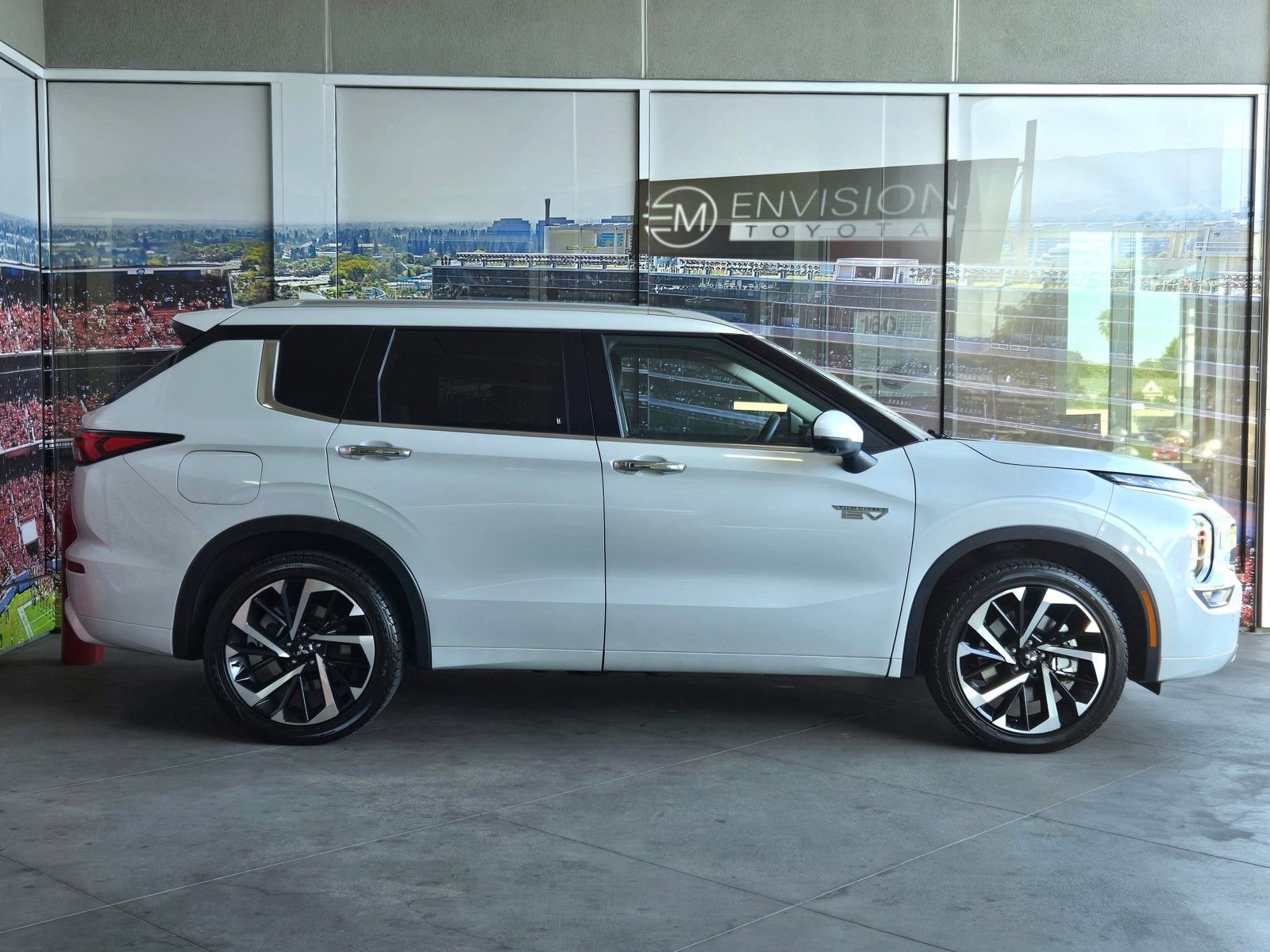 Used 2025 Mitsubishi Outlander SEL Black Edition image 4