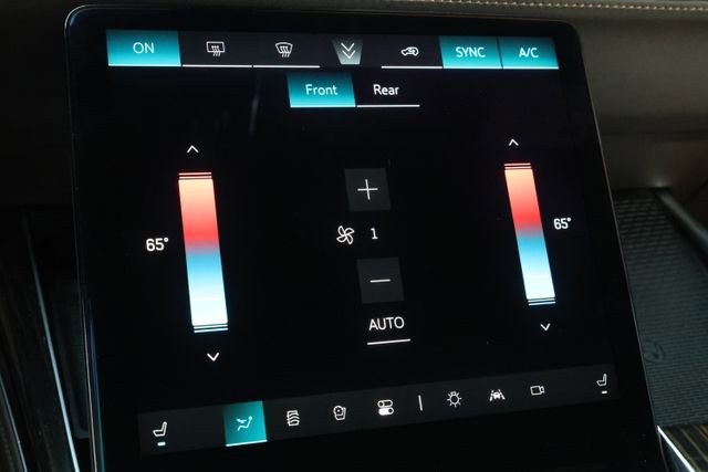 Used 2025 Cadillac Escalade Premium Luxury image 21