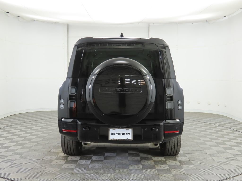 New 2026 Land Rover Defender 130 X-Dynamic SE image 6