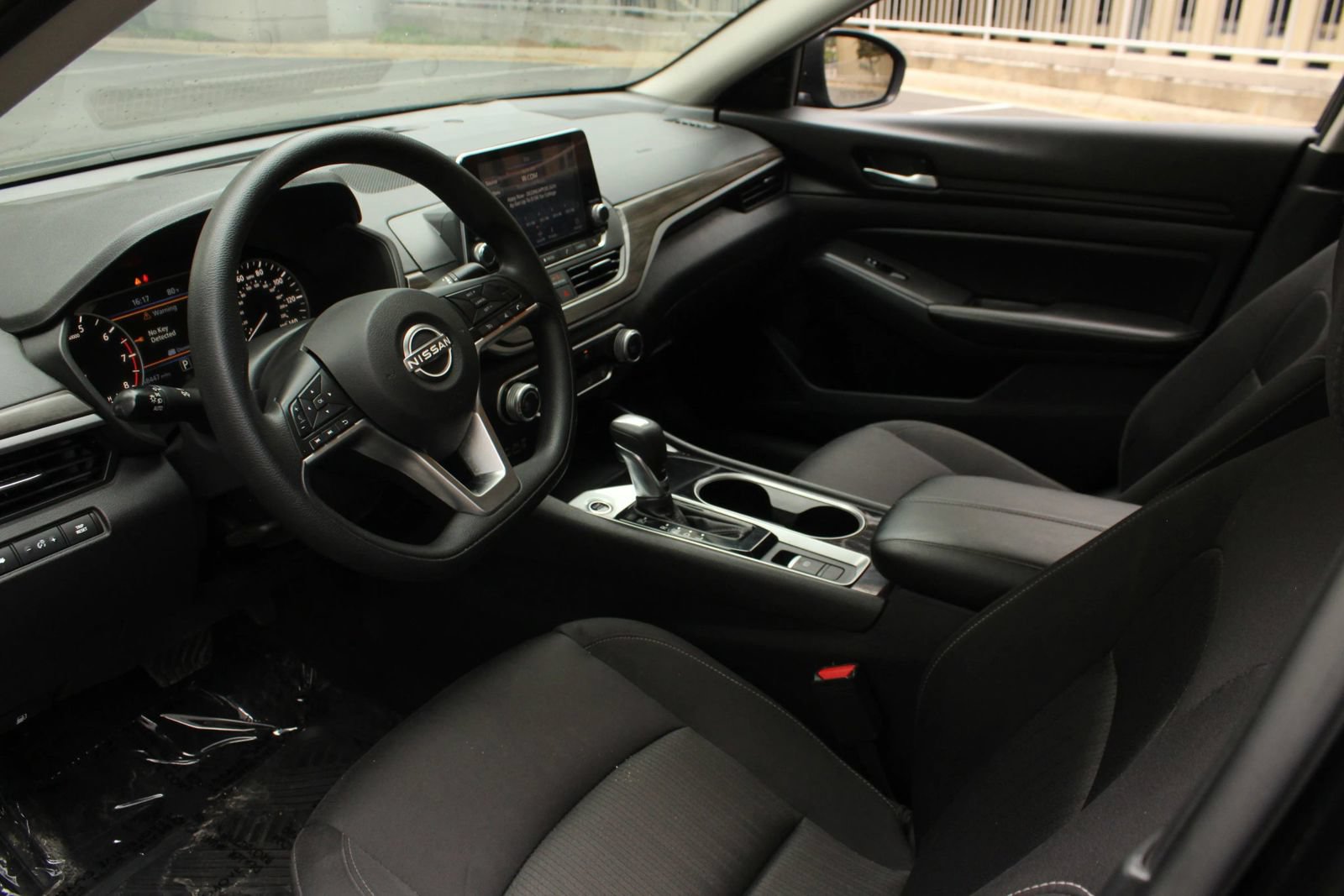 Used 2024 Nissan Altima 2.5 SV AWD/4WD image 13
