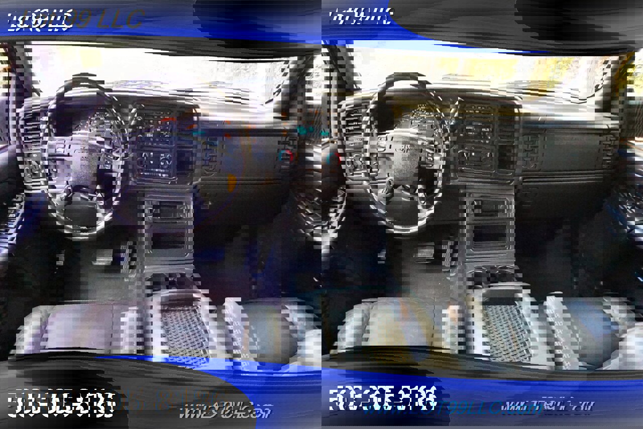 Used 2005 GMC Sierra 3500 SLT w/ Heavy-Duty Power Package image 2