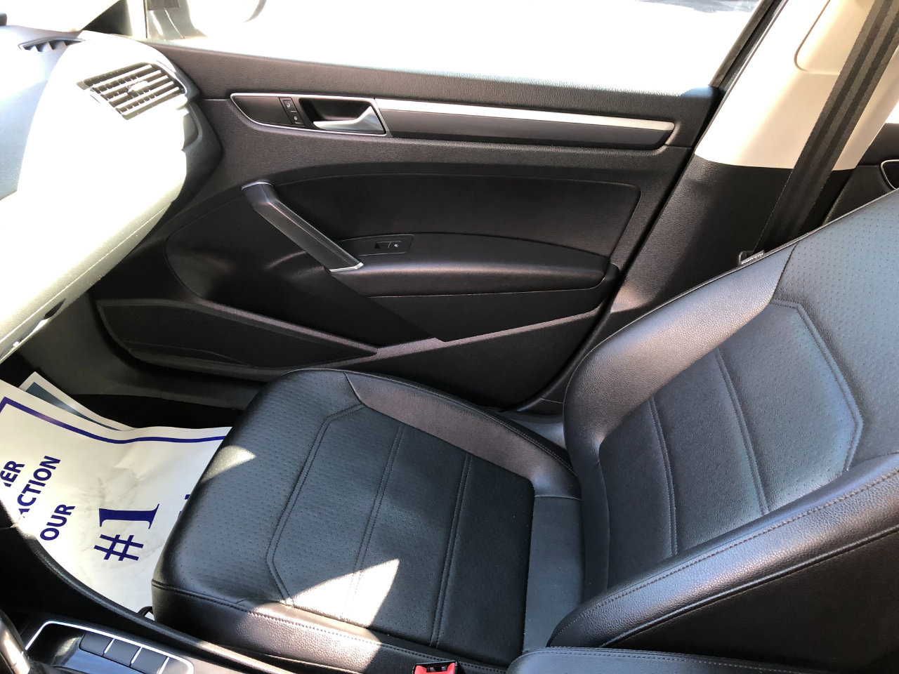 Used 2017 Volkswagen Passat 1.8T R-Line image 22