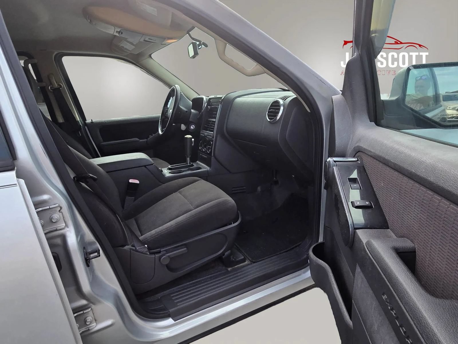 Used 2010 Ford Explorer Sport Trac XLT RWD image 5