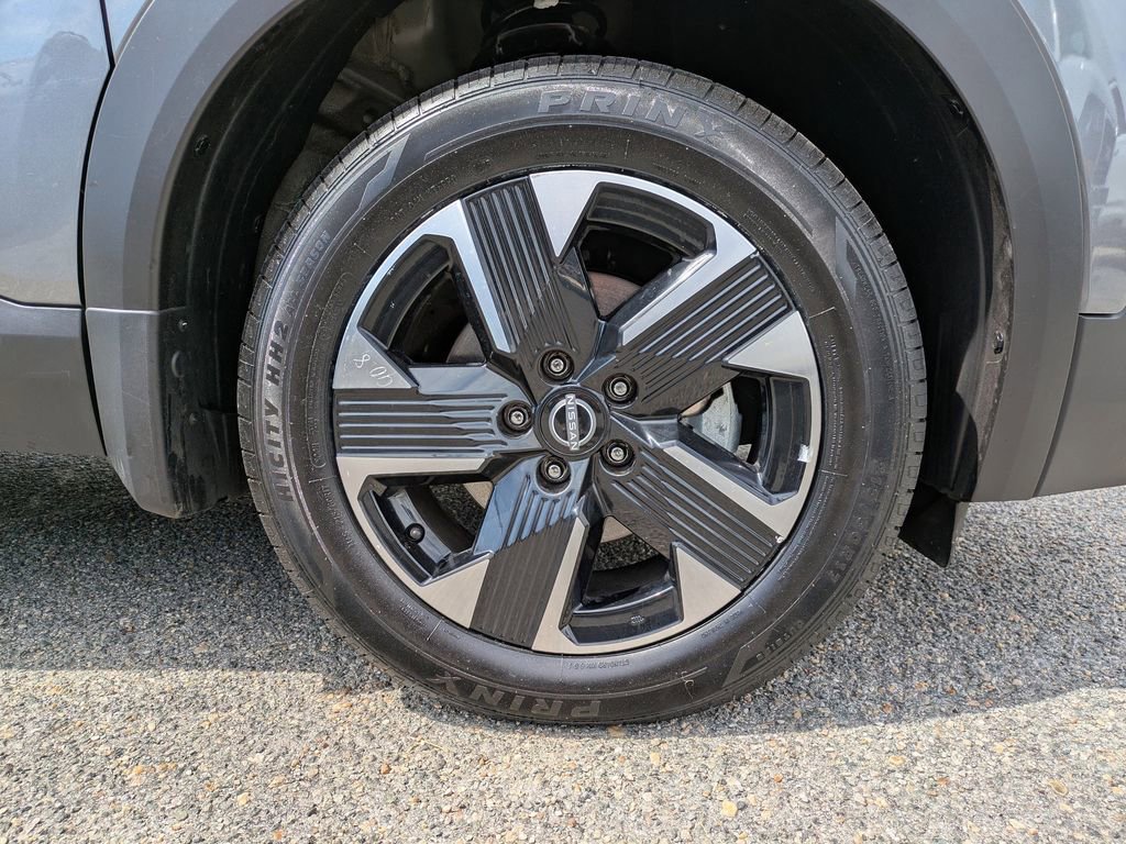 Certified 2025 Nissan Kicks SV w/ Charging Package AWD/4WD image 12