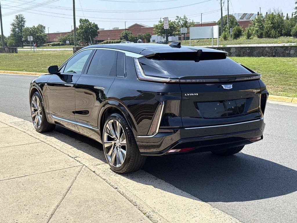 Certified 2025 Cadillac Lyriq Luxury w/ LPO, Floor Liner Package AWD/4WD image 23