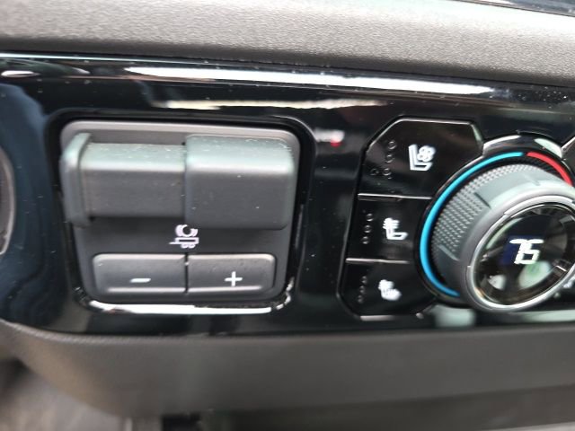 Used 2025 Chevrolet Silverado 1500 ZR2 image 25