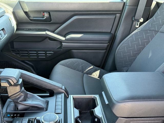 Used 2026 Toyota Tacoma SR5 AWD/4WD image 9
