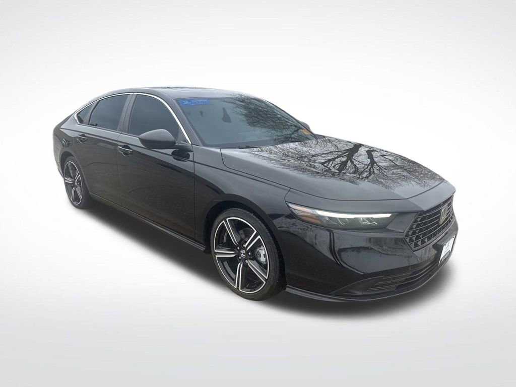 Used 2025 Honda Accord Sport image 1
