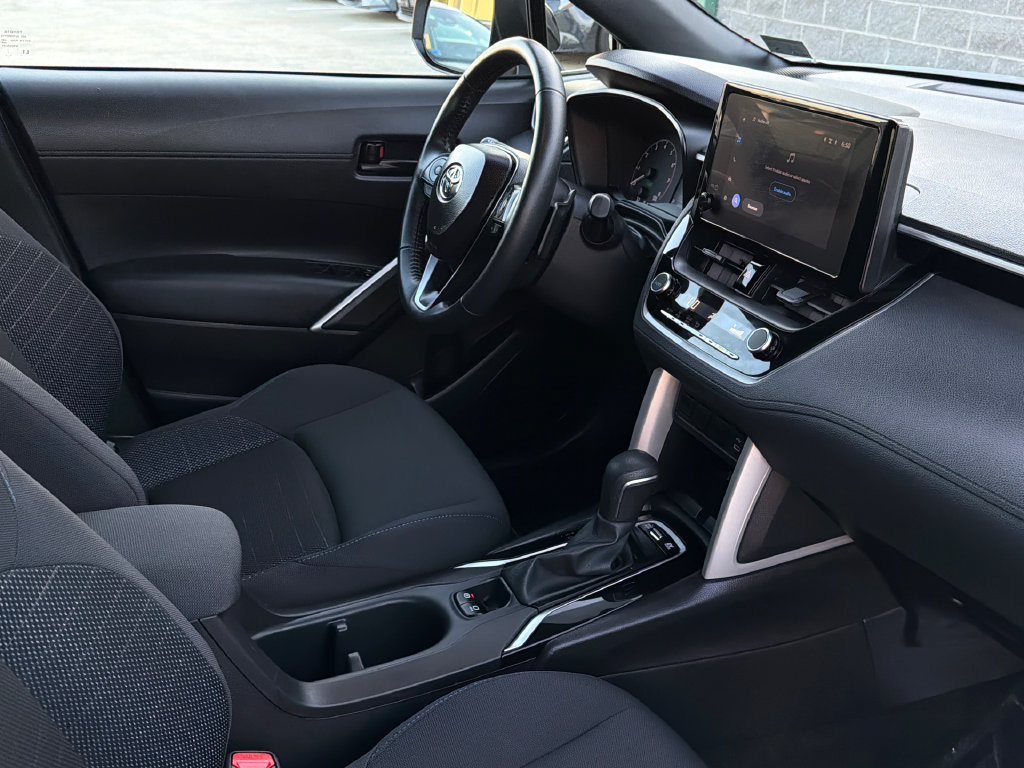 Used 2025 Toyota Corolla Cross AWD Hybrid image 11