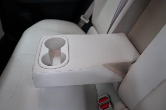 Used 2020 Toyota Prius XLE AWD/4WD image 40