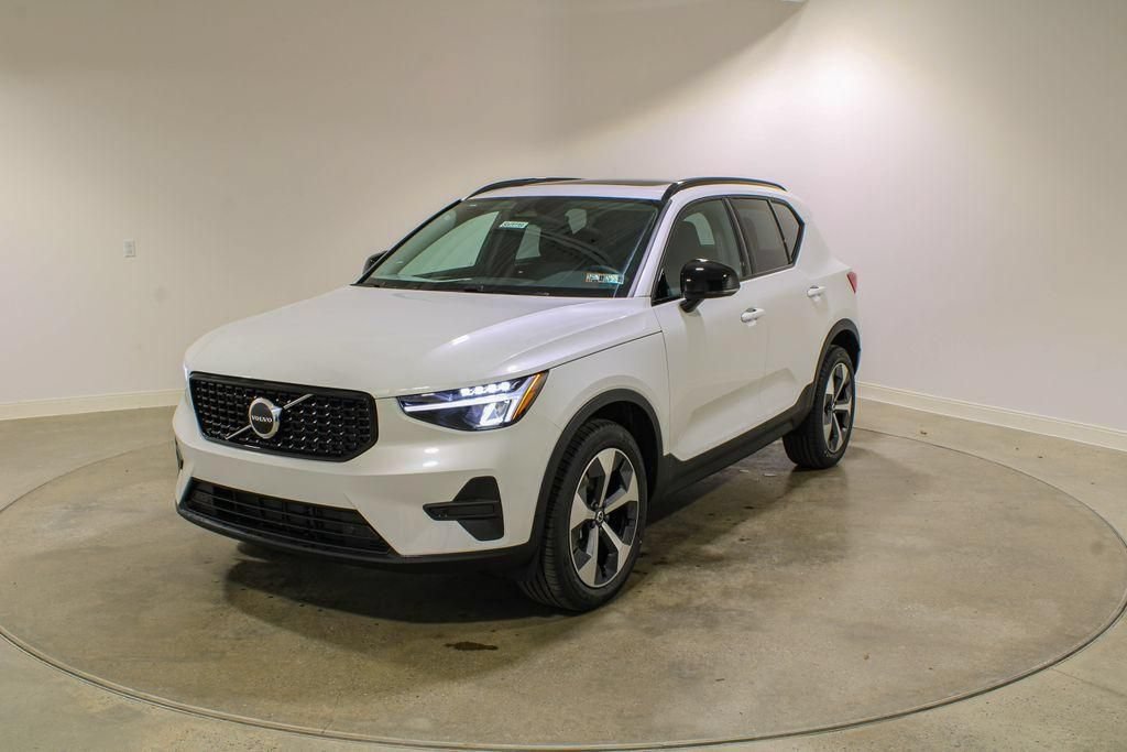 New 2026 Volvo XC40 B5 Core w/ Protection Package Premier AWD/4WD image 1