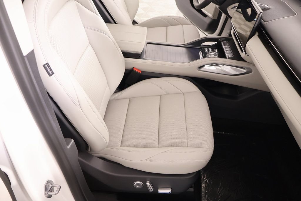 New 2026 Lincoln Nautilus Premier w/ Jet Appearance Package AWD/4WD image 13