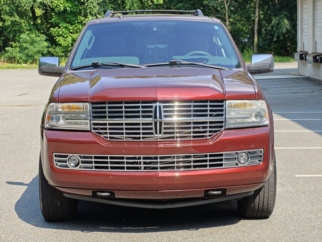 Used 2010 Lincoln Navigator 4WD image 8