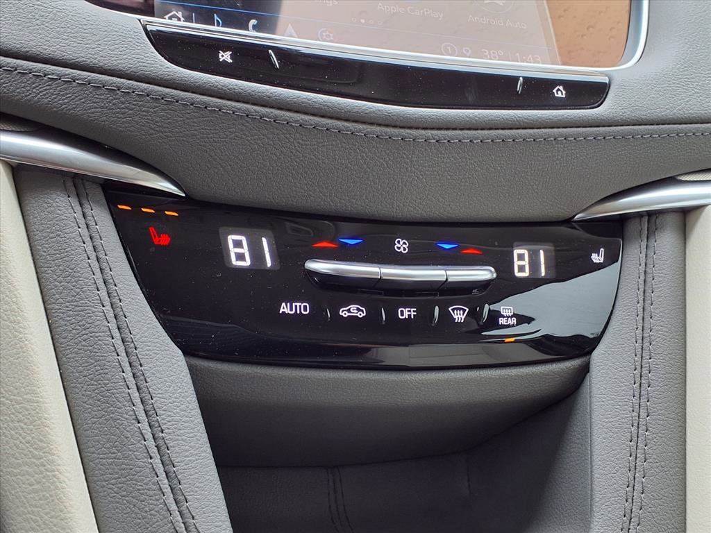 Used 2024 Cadillac XT5 Premium Luxury w/ Technology Package image 7