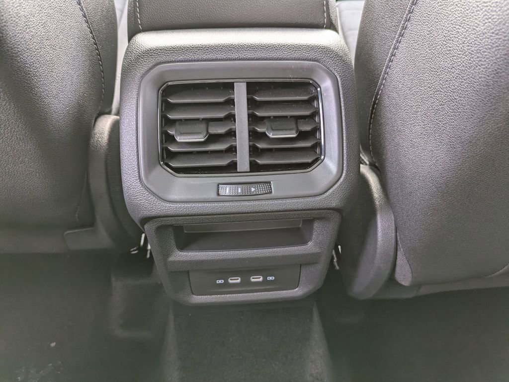 New 2026 Volkswagen Taos SE AWD/4WD image 30