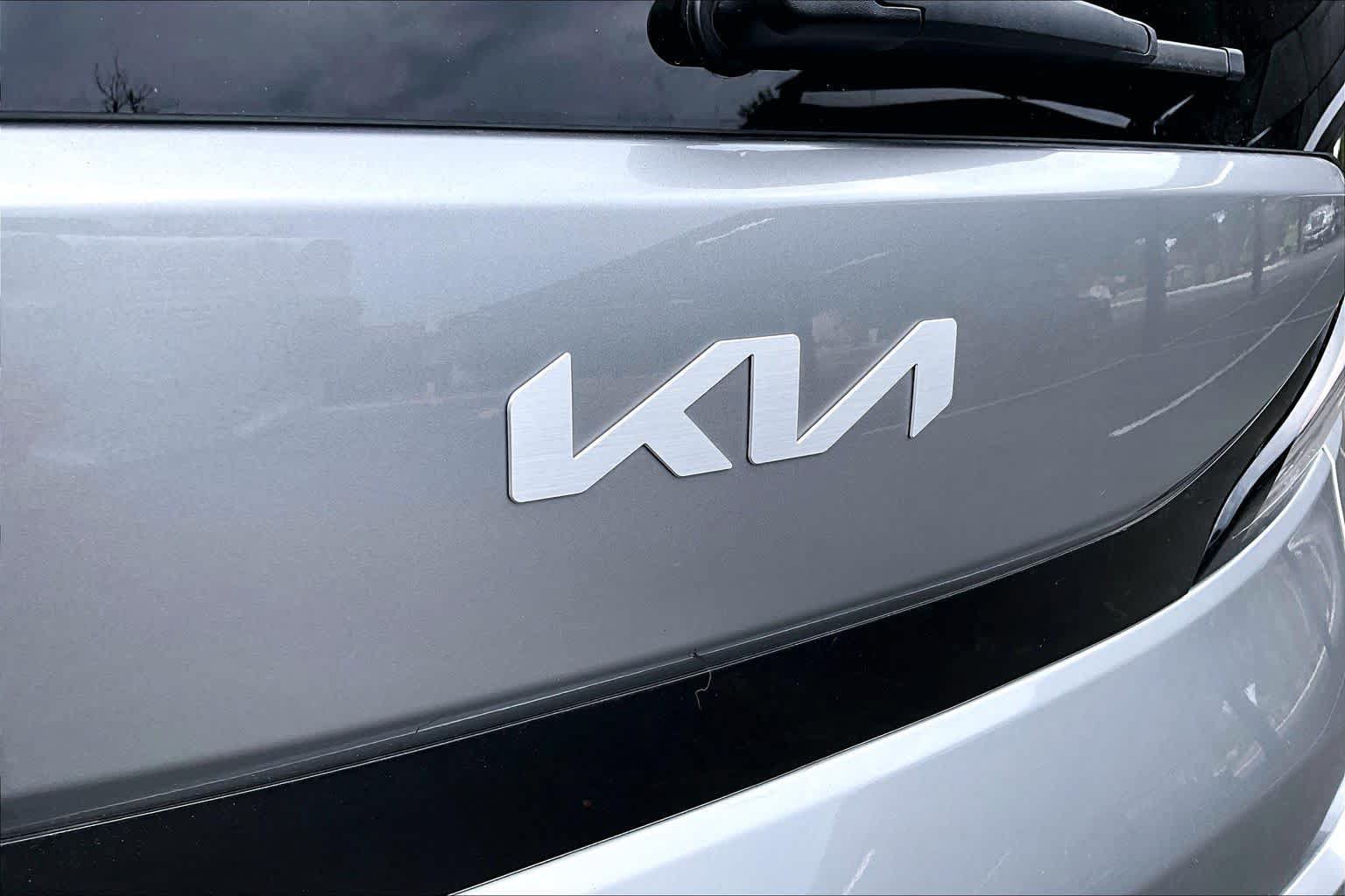 Used 2024 Kia Soul LX w/ Option Group 015 FWD image 31