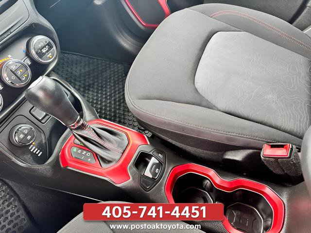 Used 2016 Jeep Renegade Trailhawk AWD/4WD image 14
