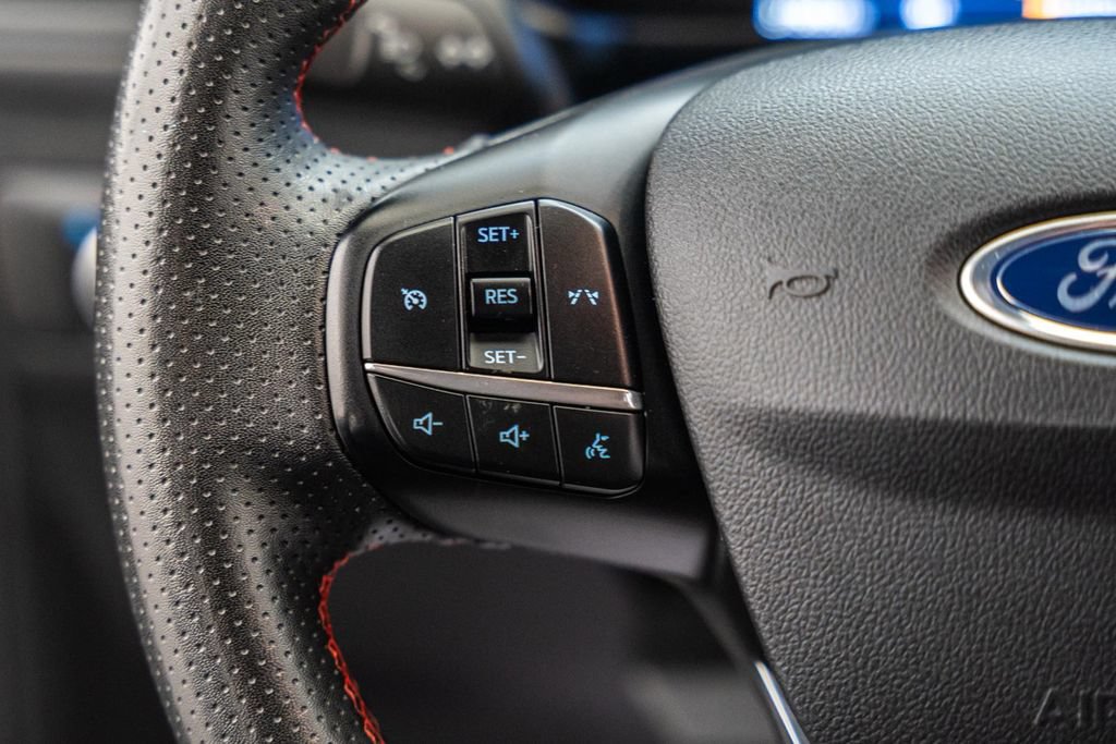 Certified 2025 Ford Escape ST-Line AWD/4WD image 30