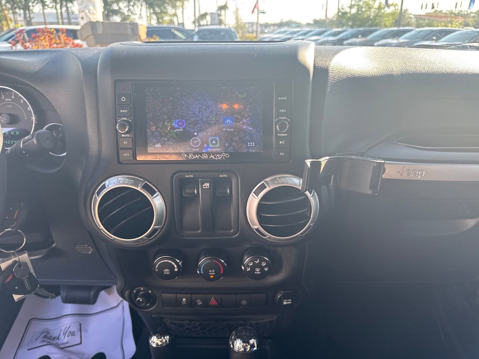 Used 2017 Jeep Wrangler Sahara w/ Connectivity Group AWD/4WD image 18