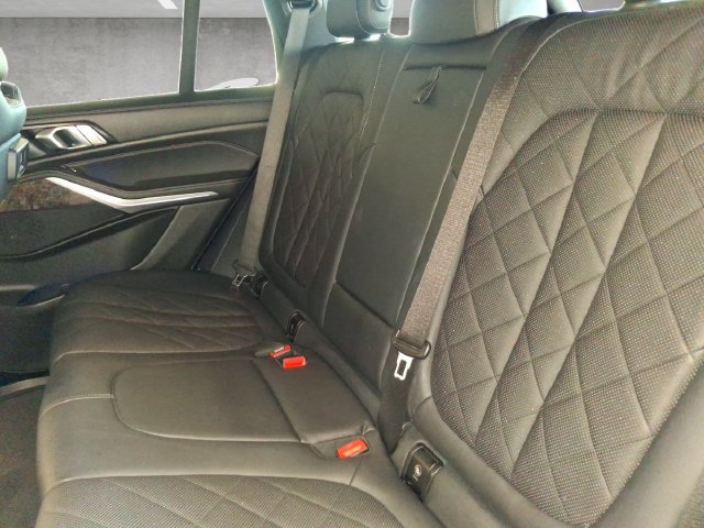 Used 2023 BMW X5 xDrive40i w/ Premium Package AWD/4WD image 28