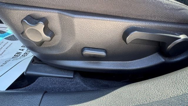 Used 2010 Ford Fusion SE FWD image 9