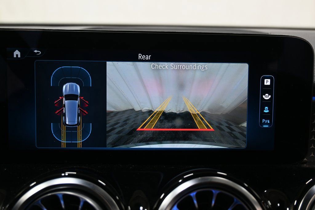 Used 2024 Mercedes-Benz GLB 250 4MATIC image 33