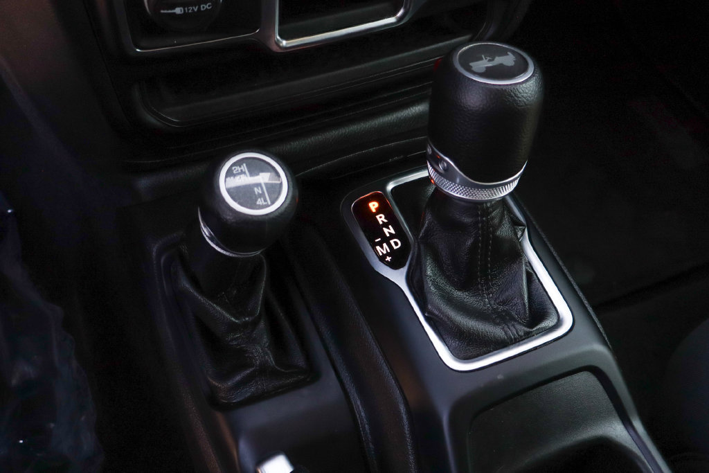 Used 2021 Jeep Wrangler Sport AWD/4WD image 32