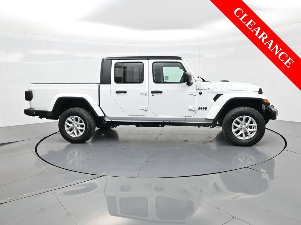 Used 2023 Jeep Gladiator Sport image 5