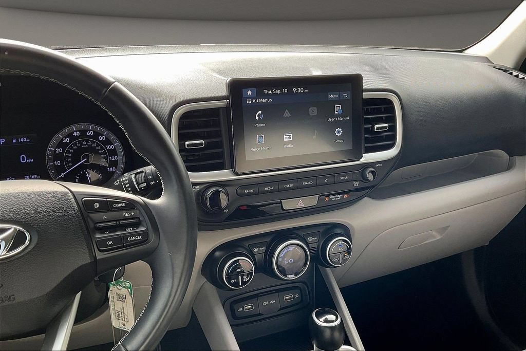 Used 2022 Hyundai Venue SEL FWD image 12
