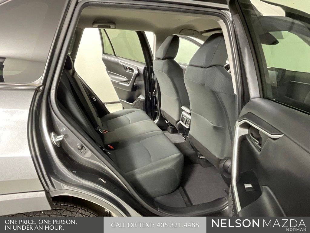 Used 2022 Toyota RAV4 LE image 16