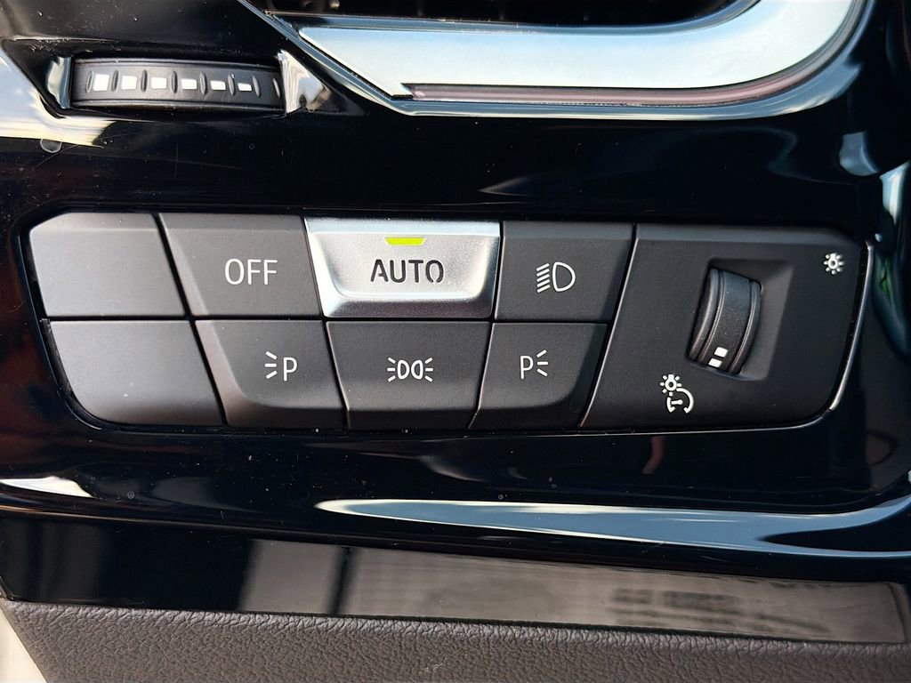 Used 2023 BMW Z4 M40i w/ Premium Package image 31