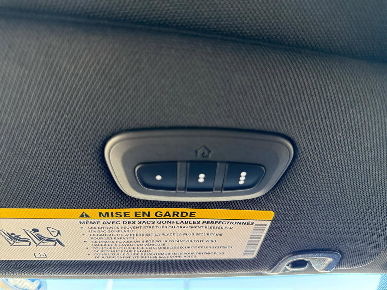 New 2026 Chrysler Pacifica Select image 32