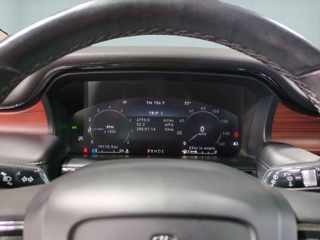 Certified 2023 Lincoln Nautilus Reserve image 18