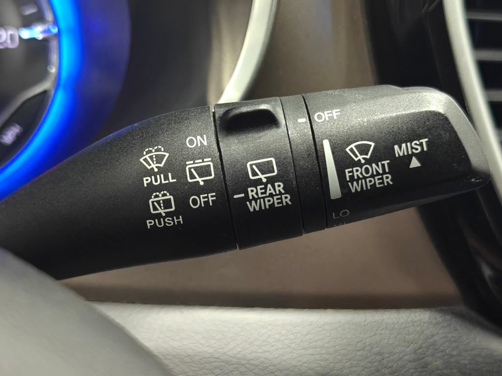 Used 2017 Chrysler Pacifica Touring-L FWD image 50