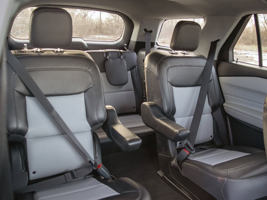 Used 2022 Ford Explorer XLT w/ Equipment Group 202A image 33