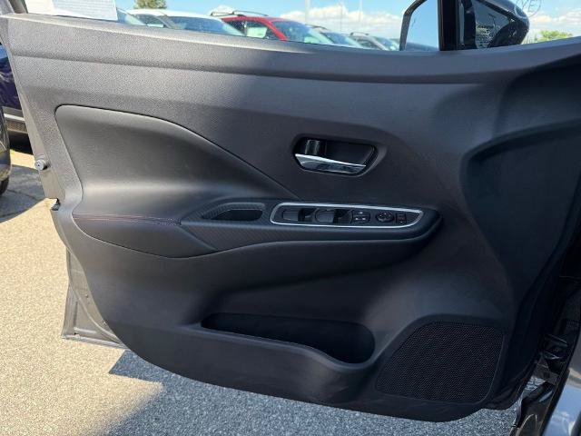 New 2025 Nissan Versa SR w/ Trunk Package FWD image 18