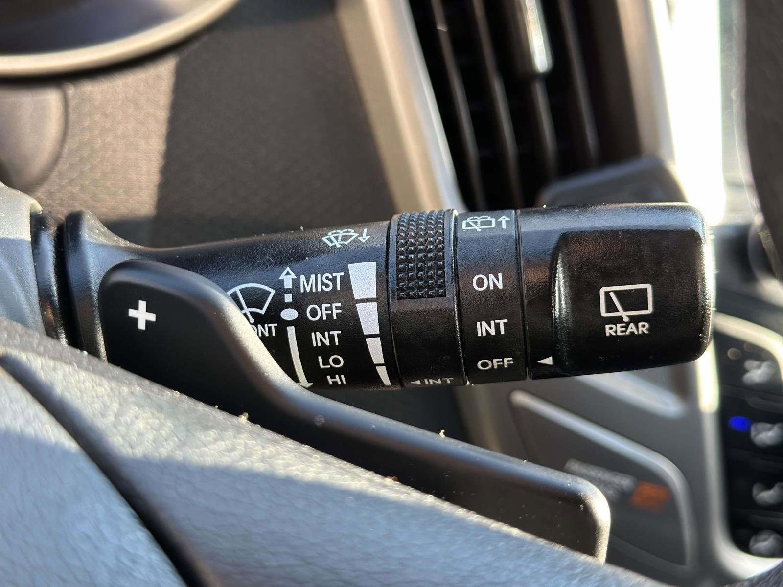 Used 2016 Hyundai Veloster image 18