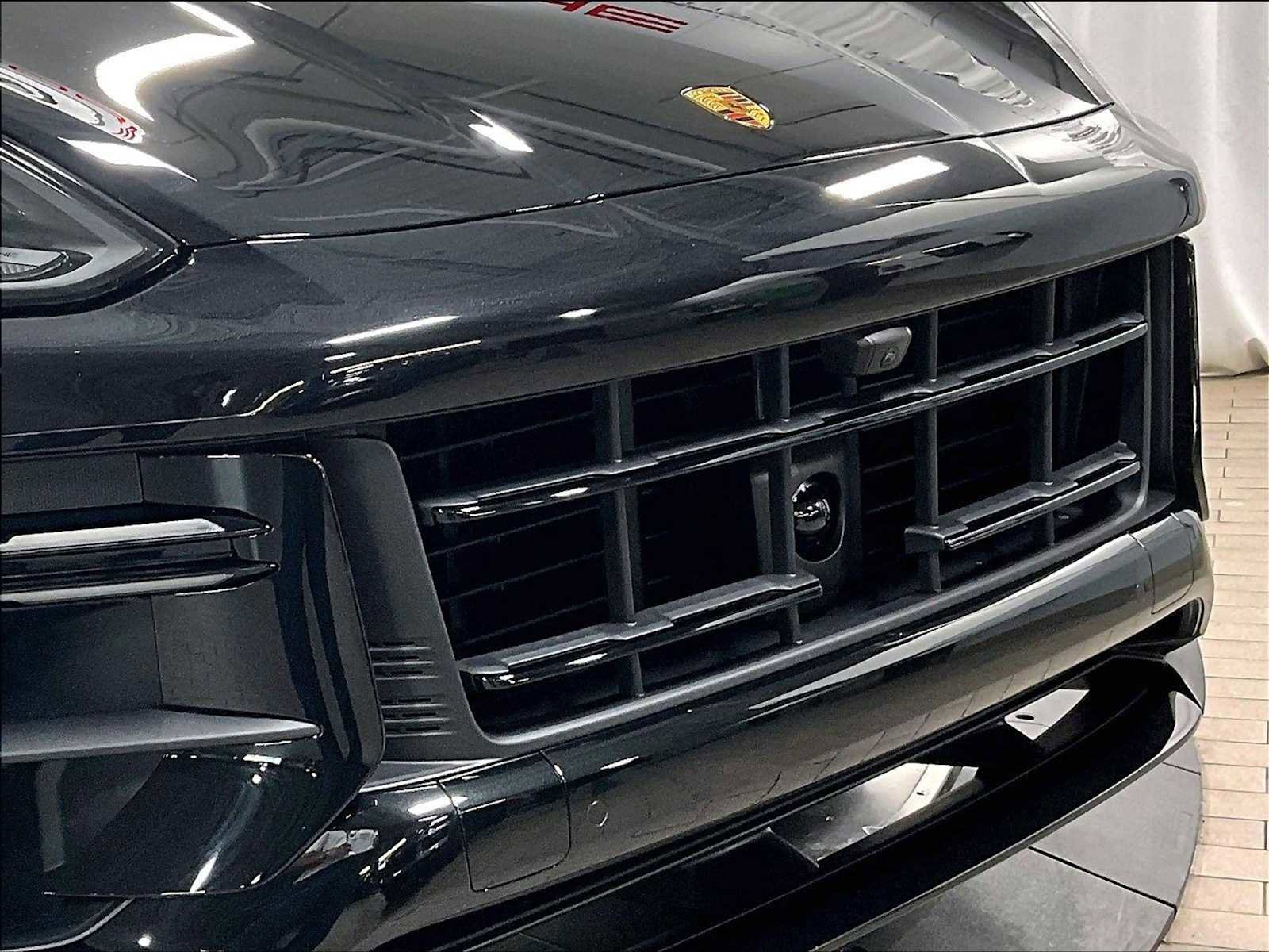 New 2026 Porsche Cayenne Turbo GT image 32